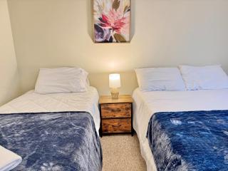 Huge Place Minutes from NYC Parking Available - Guttenberg - 2