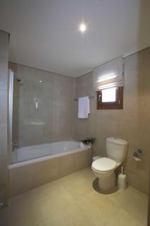 Theseus Village 2 Bed Apartment With Enviable Position On Communal Pool - Kouklia - 3