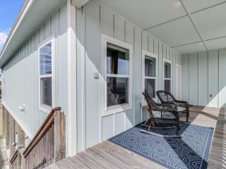 Cove Harbor Beach House - 4