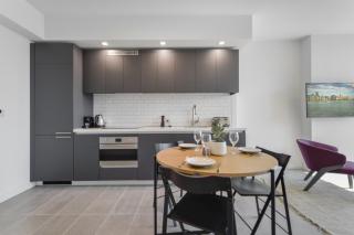 Stylish Stay in the Heart of Miami - Walk to Bayside & Bayfront Park - 7