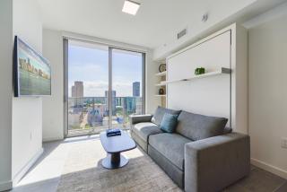 Stylish Stay in the Heart of Miami - Walk to Bayside & Bayfront Park - Miami - 0