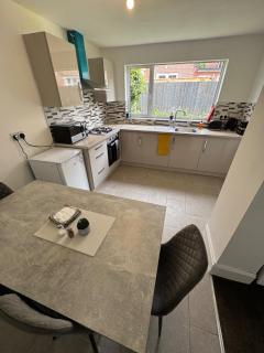 City Centre-4 Br-Sleeps 7-Garden-Free Parking - Newcastle upon Tyne - 5