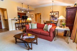 1 BR Top Floor - private balcony & views 5304 - 7