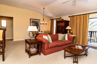 1 BR Top Floor - private balcony & views 5304 - 3