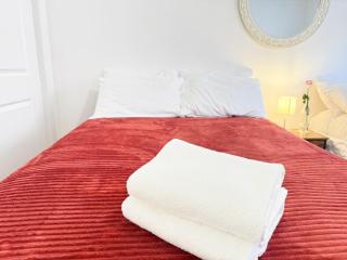 Spacious and Convinient near NYC Parking Available - Guttenberg - 3