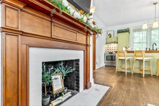 Charming Edwardsville Home Walk to Downtown! - Edwardsville - 5