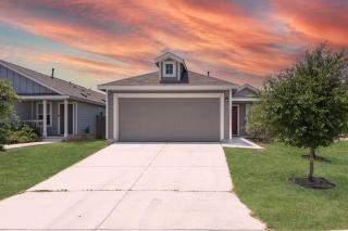 Cozy Home Near Government Canyon in San Antonio! - Helotes - 0