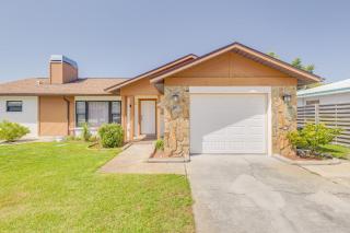 King size bed, private bathroom, flat TV - Clearwater - 3