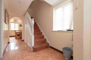 Lovely 5 bed house 8 beds - Thamesmead - 6