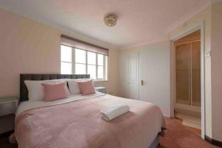 Lovely 5 bed house 8 beds - Thamesmead - 5