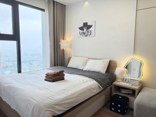 Mochie Homestay - Lakeview Apartment with Private gym, Pool in Imperia 2, Vinhomes Smart Hanoi - Phú Thú - 0