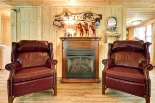 Mtn-View Warne Cabin Hot Tub, Wine Cabinet! - 7