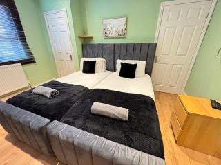 Large 6 bed with 9 separate beds 3 baths 4 toilets - Londra - 5