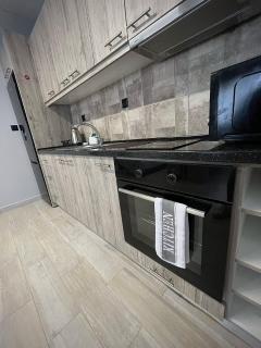 Joannas Airport Luxury Rooms - 1