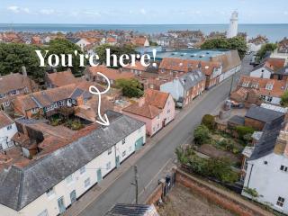 Elegant Southwold Retreat, Sleeps 8, Prime Location - Southwold - 4