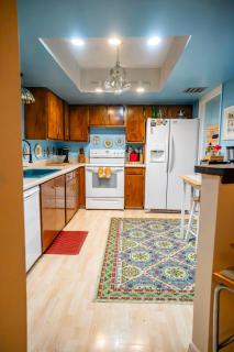 Bohemian Bungalow - 8