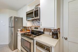 Pool and Trail Access On-Site Barton Creek Condo! - 2