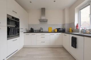 New 3 Bed 2 and half bath in Ebbsfleet - Swanscombe - 2