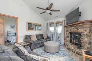 2BR Village At Indian Point 1112 near SDC - Free Tickets Daily up to $500 - Branson - 4
