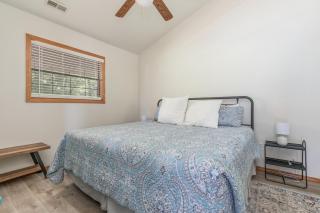 2BR Village At Indian Point 1112 near SDC - Free Tickets Daily up to $500 - Branson - 1