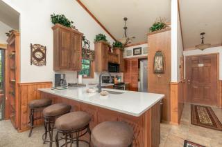 2BR Village At Indian Point 1312 near SDC - Free Tickets Daily up to $500 - Branson - 9