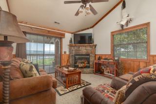 2BR Village At Indian Point 1312 near SDC - Free Tickets Daily up to $500 - Branson - 5