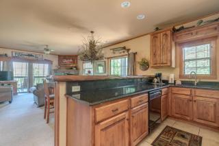 2BR Village At Indian Point 1908 near SDC - Free Tickets Daily up to $500 - Branson - 0