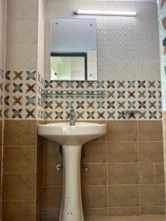 Royal Living Hotel & Suites - 3