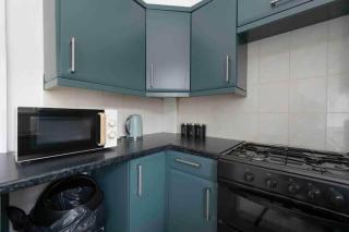 3 bed house in Strood Rochester - Wainscot - 6