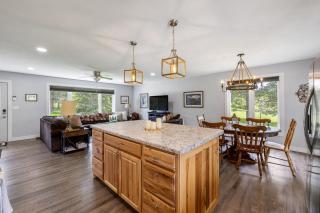 Cozy Creekside Cabin - Rapid City - 8