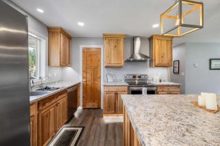 Cozy Creekside Cabin - Rapid City - 6
