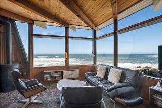 Oceanfront Cottage - 5