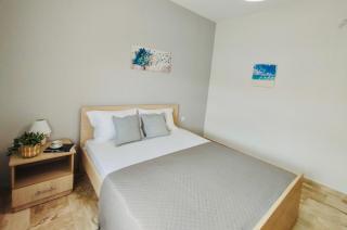 Seaside Central Apartments , Delta Hospitality - Ofrínion - 1