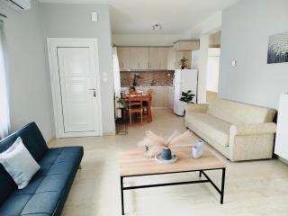 Seaside Central Apartments , Delta Hospitality - Ofrínion - 5