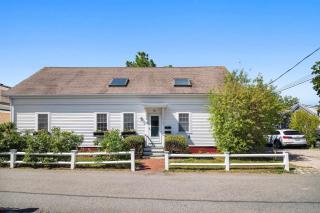 Charming Getaway 1 Block from Beach - 6