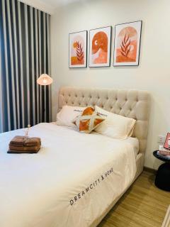 Elegant Apartment 1BR - Soft Queen Bed & Zen Garden, SA5 Vinhomes Smart, Ha Noi - Mochie Homestay - Phú Thú - 7