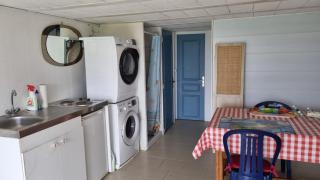 Cabane au bord de la mer - 1