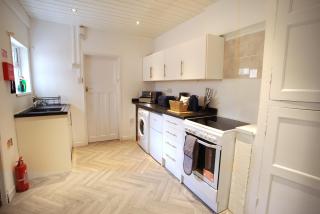 Morecambe Bay Signature Suites - Twin Bright & Chic Coastal Apartments Perfect for Bay Sunsets or Coastal Walk - Hosted by Parydise Properties - Designed for Business & Leisure Stays - 9
