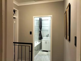 Rhodesfield's Hidden Gem - Kempton Park - 6
