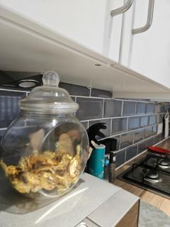 By the Joyous Stays - House with home comforts - Stoke on Trent - 9