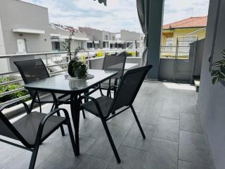Nikos House Family Retreat with Large Terrace by Delta Hospitality - 2