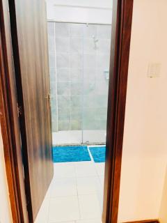 Stylish 1 Bedroom with Rooftop Pool&Gym -Near it All - Nairobi - 4