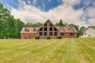 Lake Anna Retreat with Dock Access Boating and BBQs! - Louisa - 0