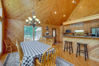 Lake Anna Retreat with Dock Access Boating and BBQs! - Louisa - 5