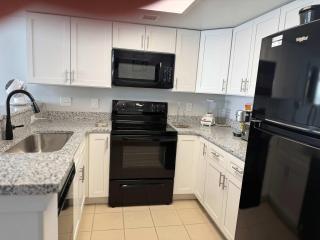 Amazing Ocean Front 2BR 2 BA - Camelot 911 - Myrtle Beach - 5