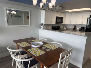 Amazing Ocean Front 2BR 2 BA - Camelot 911 - Myrtle Beach - 4