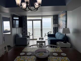 Amazing Ocean Front 2BR 2 BA - Camelot 911 - Myrtle Beach - 3