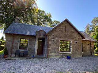 South Lochton Lodge - Lundie - 9