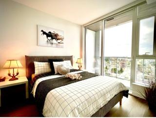 Central Stylish 3B2B near Richmond Center - Richmond - 1