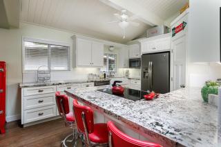 Hollie's Hideaway - Cambria - 2
